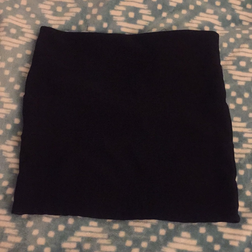 Black pencil skirt!
